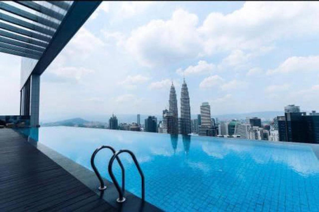 The Platinum Klcc By Infinity Pool Lägenhet Kuala Lumpur Exteriör bild